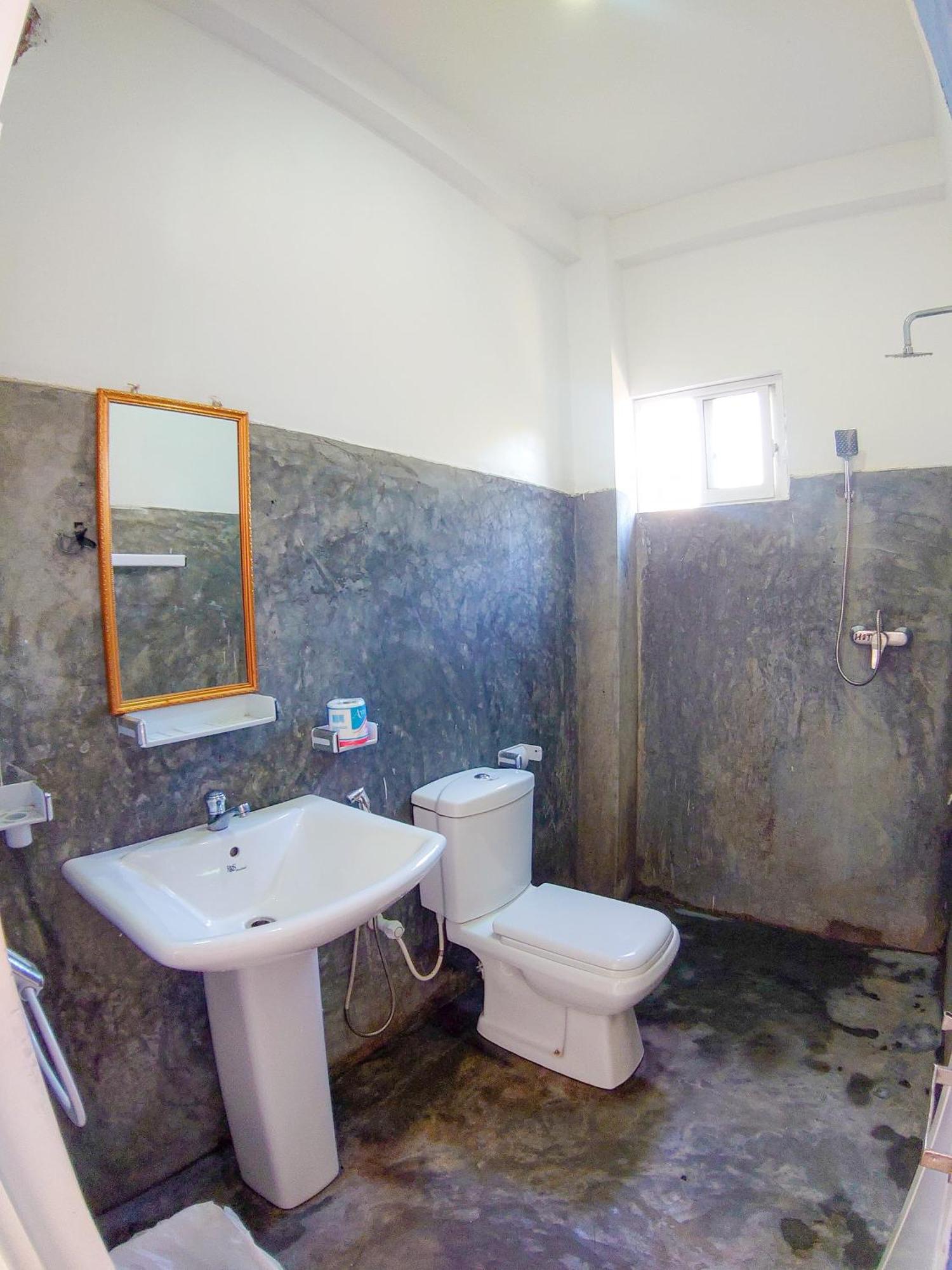 Sun & Moon Hostel Мирисса Экстерьер фото