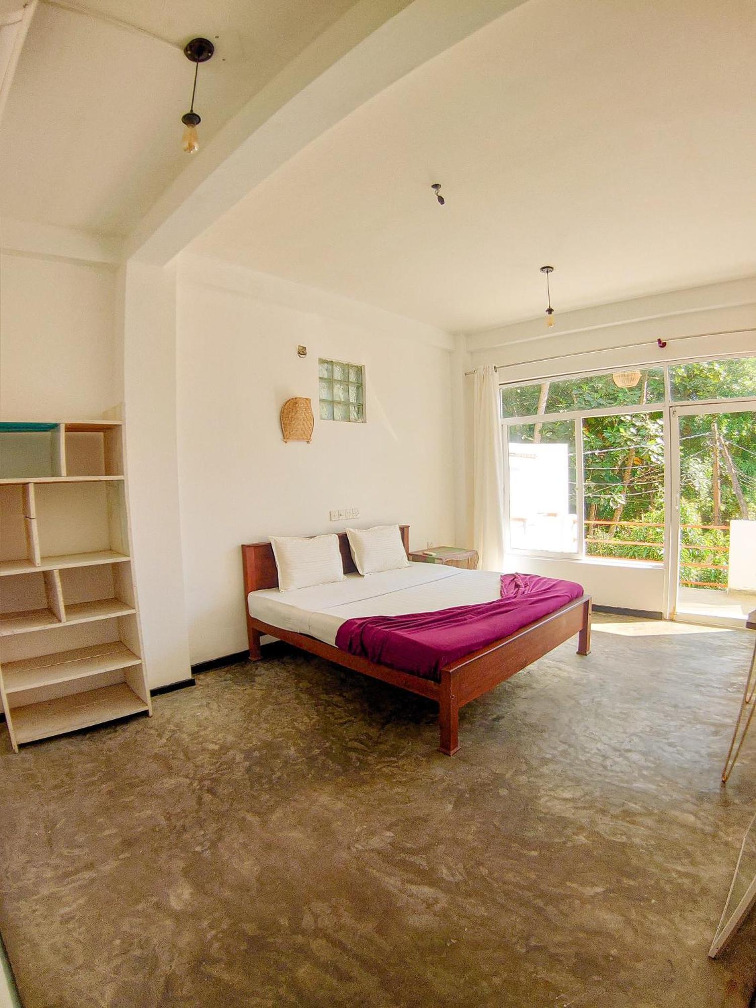 Sun & Moon Hostel Мирисса Экстерьер фото